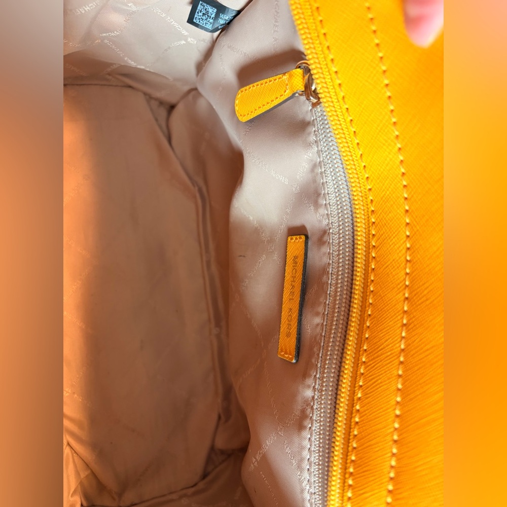 💛 Michael Kors Selma Medium Satchel – Yellow / Saffiano Leather 💛 - Picture 8 of 16